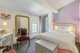 Aux chambres des Bujours