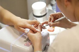 Eszter nail room