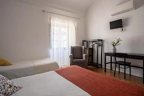 BURGOS GUEST HOUSE - photo 3