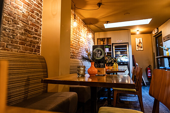 Mo's Place - photo 2