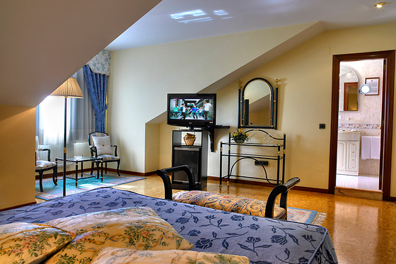 HOTEL EL CARMEN - photo 11