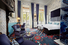 Carlton Ambassador Hotel