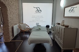Institut First