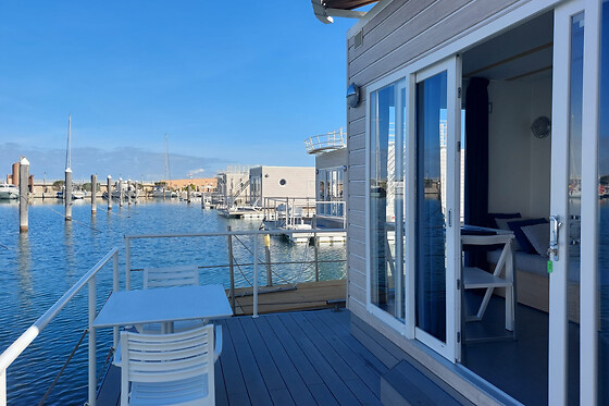 House Boat Rimini Resort - photo 3
