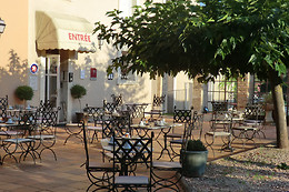 Hotel The Originals du Parc Avignon Est