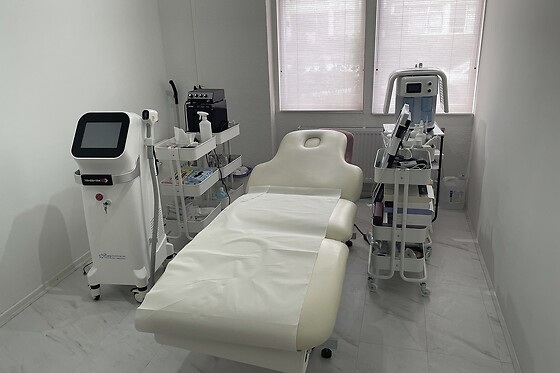 Niala's Beauty Center - photo 3
