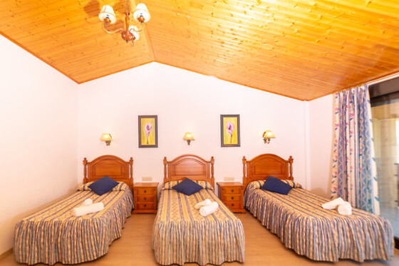 HOSTAL LOS ROSALES - photo 5